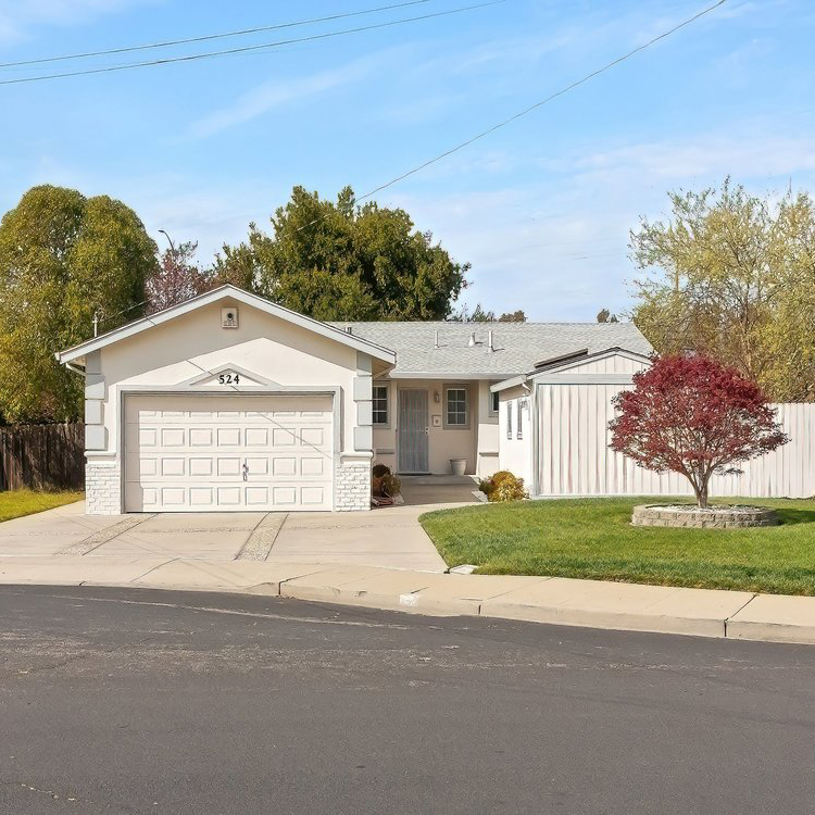 524 Ruth Way