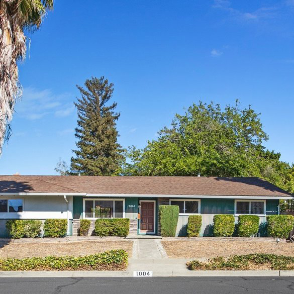 1004 Bermuda Dr