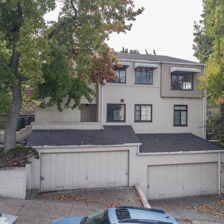 2622 Ivy Dr